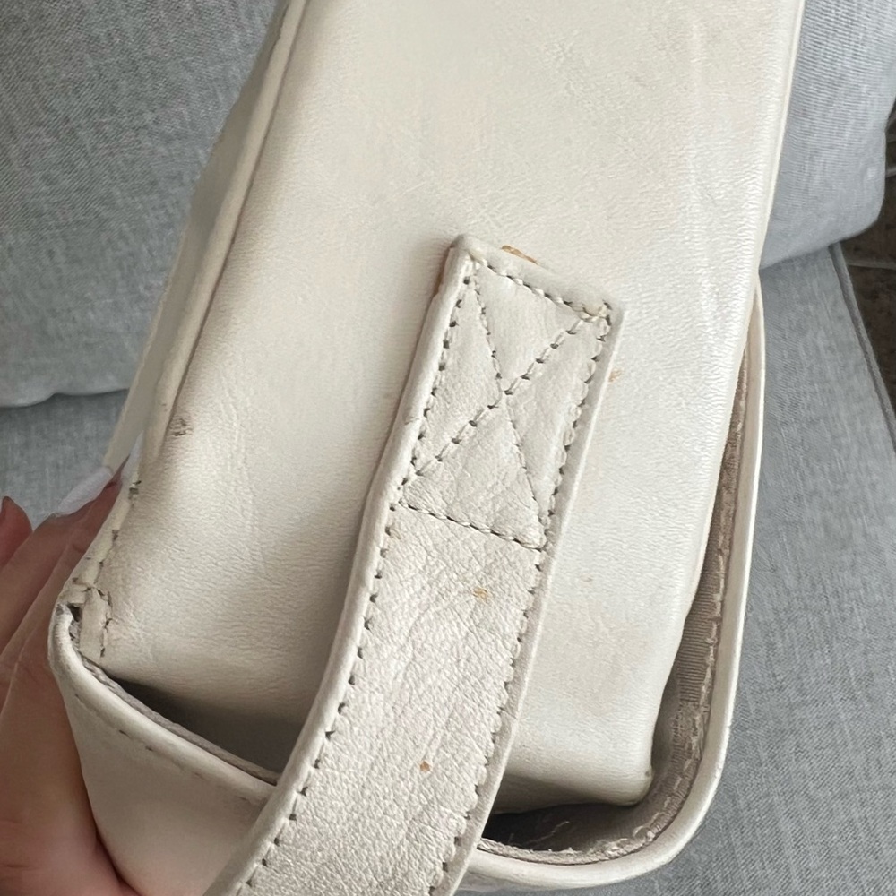 Paloma Picasso White Leather shoulder Bag with Gold logo - Picture 7 of 17